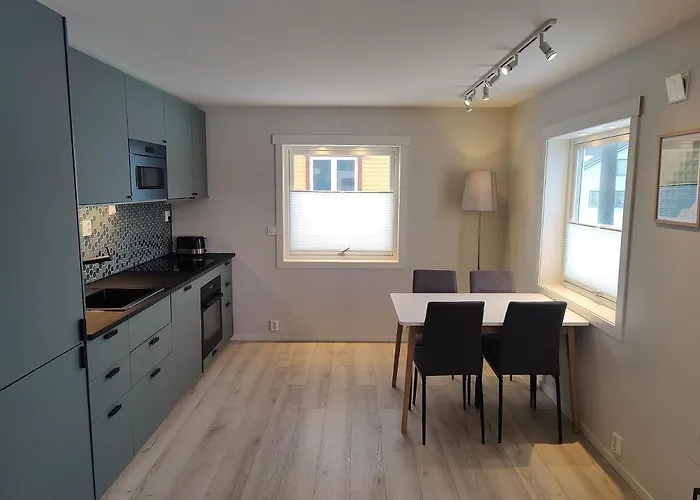 Hurthi Apartment - Blue House